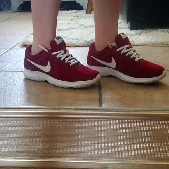 SOLD Size 7 Nike Marron/ Deep Red White String Nike Check Shoes - Picture 2 of 6